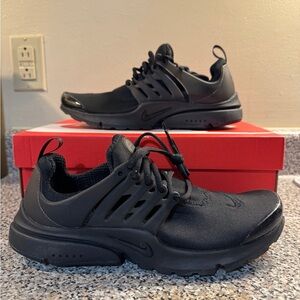 Nike Presto triple black size 6 women’s